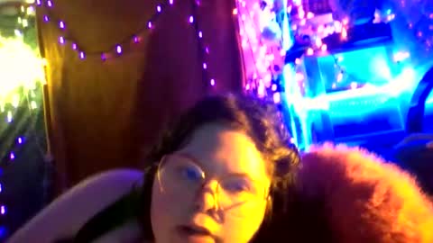 Snapshot of siofra chatting on 14, 12, 2025 Siofra online show from 14, 12, 2025