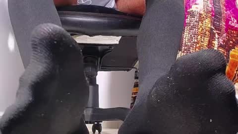 only foot                         worshipers here online show from 6, 2, 2025