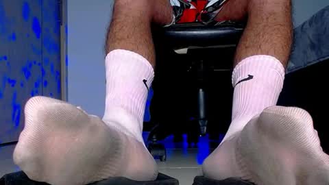 only foot                         worshipers here online show from 27, 9, 2025