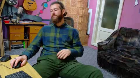 Snapshot of sir_pelo_iv chatting on 14, 12, 2025 I am The Fourth and only Sir. Pelo online show from 14, 12, 2025