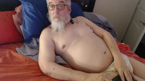 Snapshot of sirbeercan chatting on 7, 7, 2026 sir beer can the friendly hermit online show from 7, 7, 2026