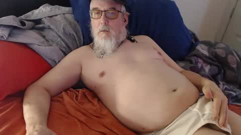 Snapshot of sirbeercan chatting on 8, 7, 2026 sir beer can the friendly hermit online show from 8, 7, 2026