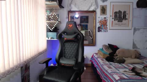 siriss_boyrag online show from 6, 11, 2025