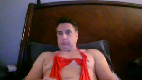 wants to suck cock online show from 16, 6, 2026