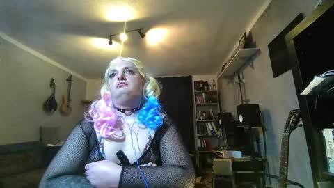 Snapshot of sissylovedoll chatting on 21, 12, 2024 Tiffany Candy online show from 21, 12, 2024