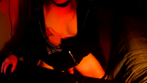 red online show from 8, 9, 2025