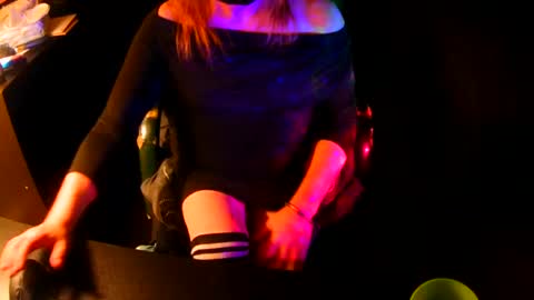 red online show from 27, 10, 2025