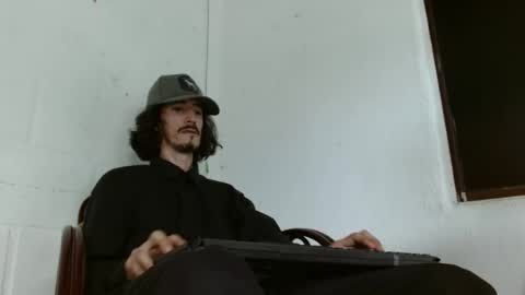 Snapshot of sk8sir chatting on 19, 6, 2026 sk8sir online show from 19, 6, 2026