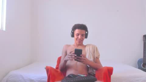 skady_coronado online show from 11, 1, 2025