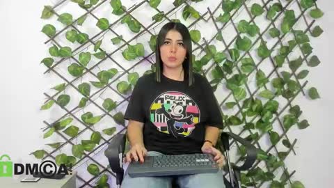 Snapshot of skarlet04 chatting on 14, 9, 2025 Skarlet online show from 14, 9, 2025