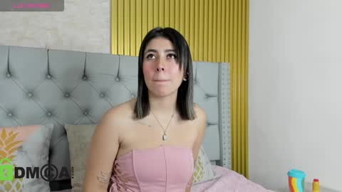 Snapshot of skarlet04 chatting on 22, 9, 2025 Skarlet online show from 22, 9, 2025