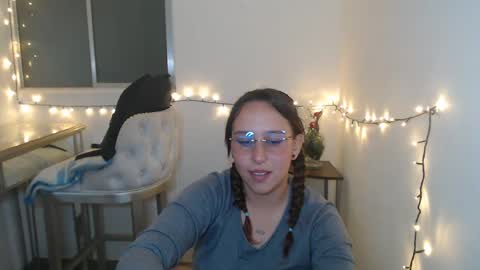 Snapshot of skarlet_adams chatting on 1, 2, 2025 Alice online show from 1, 2, 2025