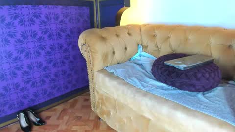 skarlettbarnes online show from 17, 9, 2025