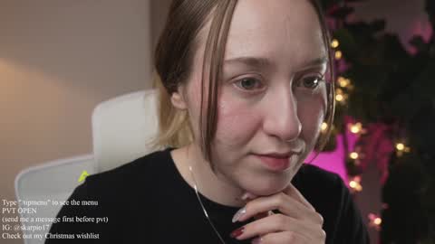 Im Scarlett  ONLINE  5pm-10pm NYC time  online show from 17, 12, 2024