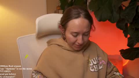 Im Scarlett  ONLINE  5pm-10pm NYC time  online show from 11, 9, 2025