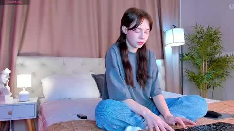Snapshot of skelerata chatting on 19, 10, 2025 Emily online show from 19, 10, 2025