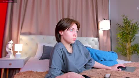 Snapshot of skelerata chatting on 23, 10, 2025 Emily online show from 23, 10, 2025