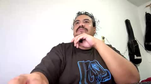 Snapshot of skinhell chatting on 5, 12, 2025 Elias online show from 5, 12, 2025