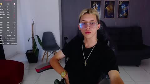 Snapshot of skinny_bigcock20 chatting on 21, 11, 2025 skinny_bigcock20 online show from 21, 11, 2025