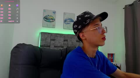 Snapshot of skinny_bigcock20 chatting on 27, 11, 2025 skinny_bigcock20 online show from 27, 11, 2025