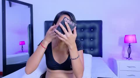 Snapshot of skinny_hottie18 chatting on 2, 5, 2026 skinny_hottie18 online show from 2, 5, 2026