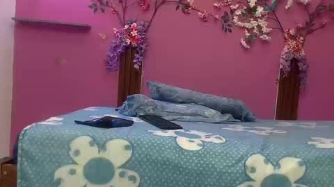 Snapshot of skinnybarbie022 chatting on 19, 9, 2025 barbi online show from 19, 9, 2025