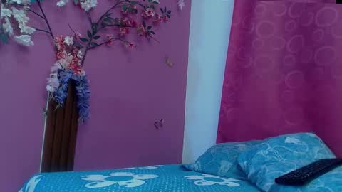 Snapshot of skinnybarbie022 chatting on 15, 10, 2025 barbi online show from 15, 10, 2025