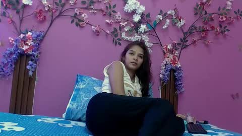 Snapshot of skinnybarbie022 chatting on 20, 10, 2025 barbi online show from 20, 10, 2025
