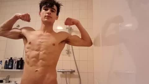 skinnyguywithbigd online show from 18, 10, 2025