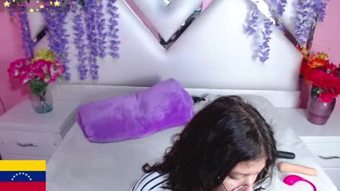 Snapshot of skinnyhorny_ chatting on 29, 12, 2024 SKINNYHORNY online show from 29, 12, 2024