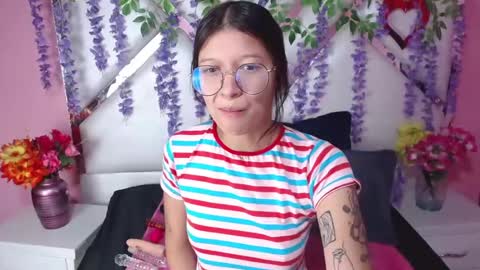 Snapshot of skinnyhorny_ chatting on 28, 1, 2025 SKINNYHORNY online show from 28, 1, 2025