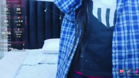 Snapshot of skinnyneighbour_ chatting on 27, 11, 2025 Karla online show from 27, 11, 2025