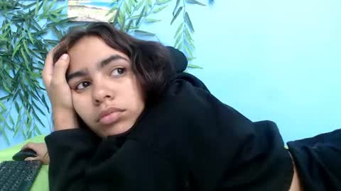 Snapshot of skinnysofia18 chatting on 4, 7, 2026 sofia online show from 4, 7, 2026