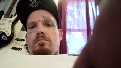 Snapshot of skinz038 chatting on 18, 4, 2026 Skinz038 online show from 18, 4, 2026