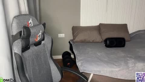 Snapshot of sky_hunter chatting on 25, 10, 2025 sky_hunter online show from 25, 10, 2025