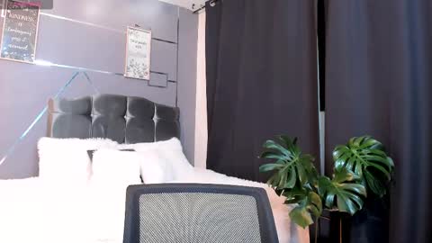 Snapshot of sky_jules chatting on 20, 11, 2025 Daniel online show from 20, 11, 2025