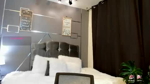 Snapshot of sky_jules chatting on 24, 11, 2025 Daniel online show from 24, 11, 2025