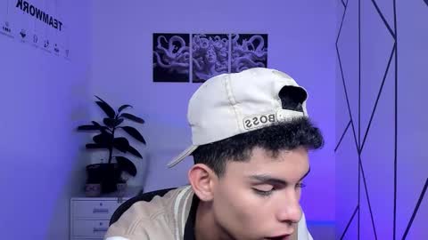 Snapshot of sky_jules chatting on 28, 11, 2025 Daniel online show from 28, 11, 2025