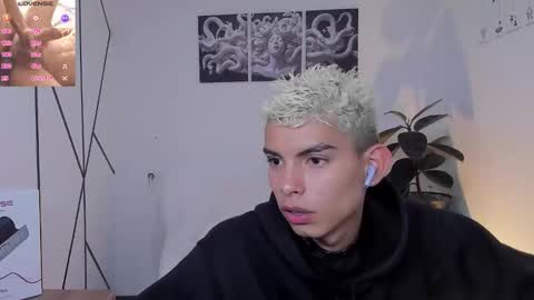 Snapshot of sky_jules chatting on 16, 12, 2025 Daniel online show from 16, 12, 2025