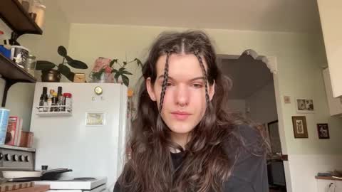 sky lounge online show from 8, 4, 2026