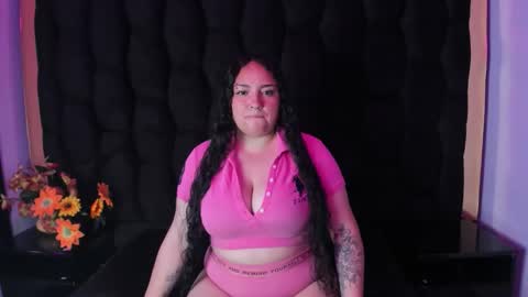 Snapshot of skyblacky_ chatting on 17, 12, 2025 SkyBlacky online show from 17, 12, 2025