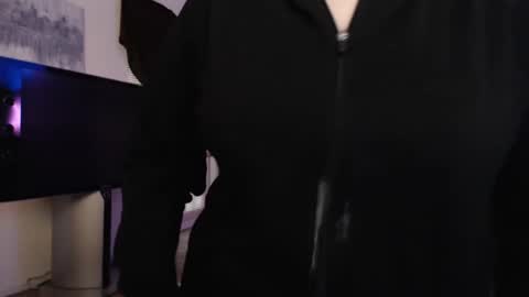 SKYLE   online show from 3, 12, 2024