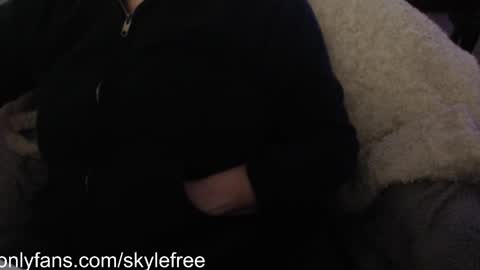 SKYLE   online show from 28, 1, 2025