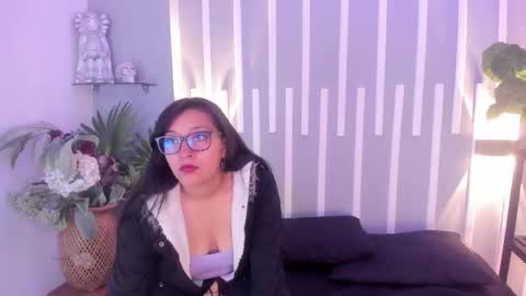 skye_bluee_ online show from 20, 9, 2025