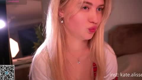 Snapshot of skyeveil chatting on 31, 5, 2026 Skye online show from 31, 5, 2026