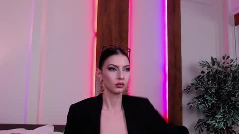 Snapshot of skylarspark chatting on 7, 10, 2025 SkylarSpark online show from 7, 10, 2025