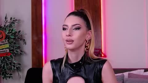 Snapshot of skylarspark chatting on 30, 10, 2025 SkylarSpark online show from 30, 10, 2025