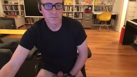 Snapshot of skyline3371 chatting on 12, 9, 2025 Skyline3371 online show from 12, 9, 2025