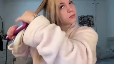 Snapshot of skymay777 chatting on 14, 10, 2025 skymay777 online show from 14, 10, 2025