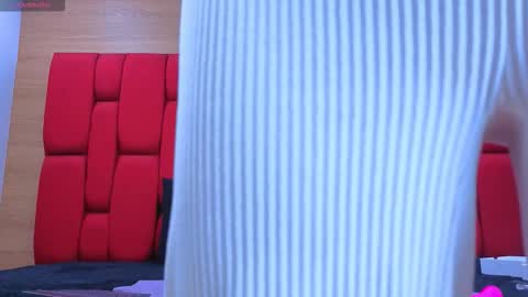 Snapshot of skynny_horney chatting on 5, 11, 2025 Skynny online show from 5, 11, 2025